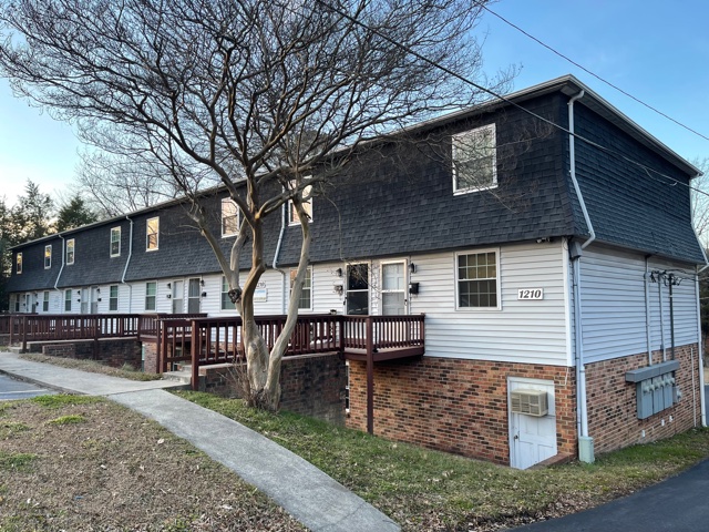 1210-B Chesterfield Ave
